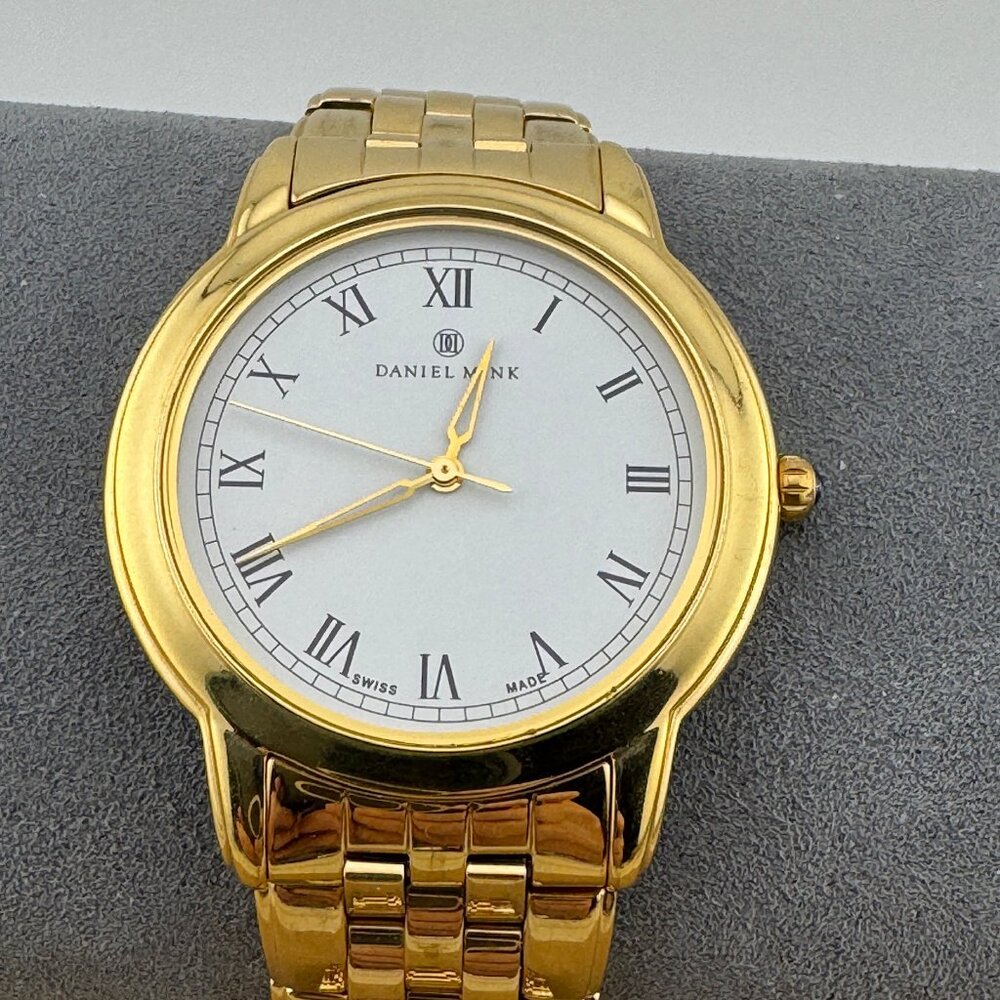 Stunning vintage Daniel Mink Swiss made luxury watch elegantly styled mans watch